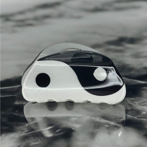 YIN-YANG ACETATE CLAW CLIPS - Picture 3 of 7
